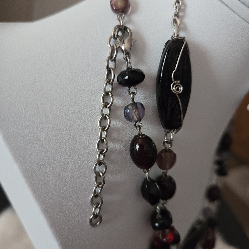 Stunning Vintage Garnet Colored Glass Wrapped Station Necklace - Picture 7 of 8